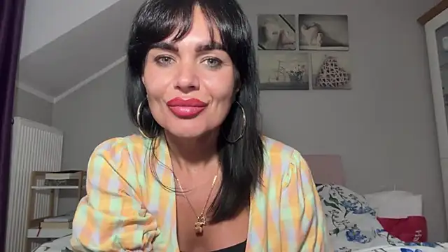 دردشة JennyFantasy الجنسية المباشرة