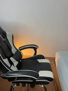 Nicola_hard Pertunjukan Webcam
