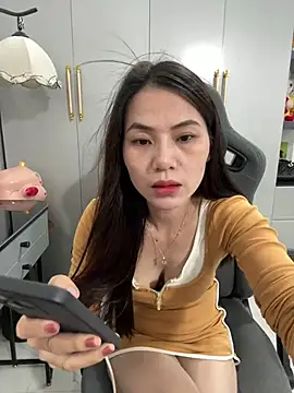 צ'אט XXX בשידור חי של Llabi2k