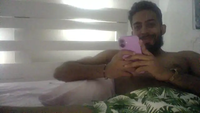 XXX chat uživo modela Zyan_Moratto