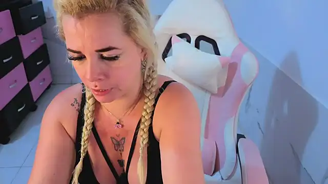HannaBrave's Live XXX Chat