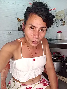 צ'אט XXX בשידור חי של zamarasexy