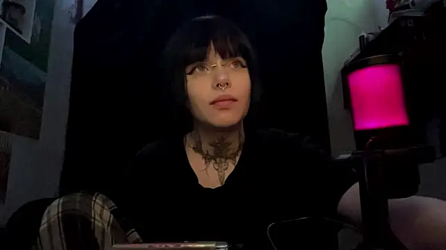 צ'אט XXX בשידור חי של RevivedSop