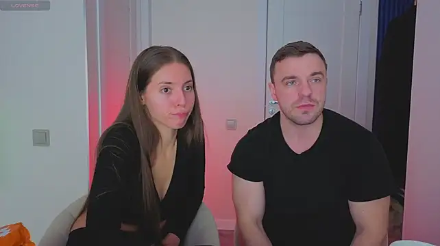 צ'אט XXX בשידור חי של fcjuicy_pussy