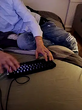Chat +18 de erikdanil ao vivo
