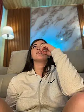 Ahricuttee Chat XXX live