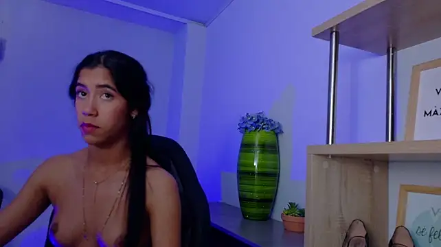 XXX chat uživo modela EmmiShery