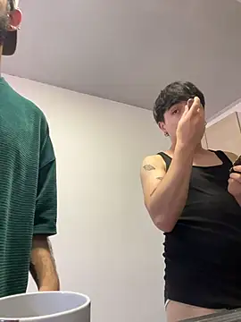 XXX chat uživo modela Tommy_Claks