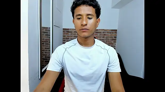 Chatroom XXX en direct de WIZARD-ALESSANDRO