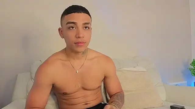 Apolo_Austin élő XXX-chatje