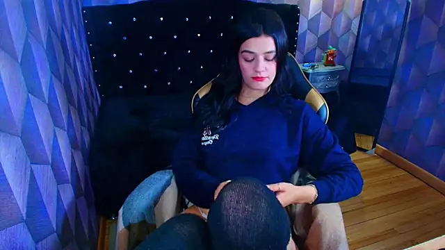 Chat XXX en directo de LiaHarryis