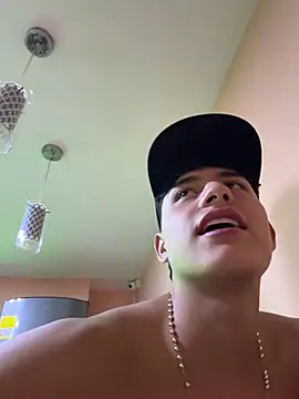 Lander_Cruz XXX чат на живо