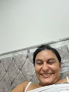 Horny-Mommy-Dirty's Live XXX Chat