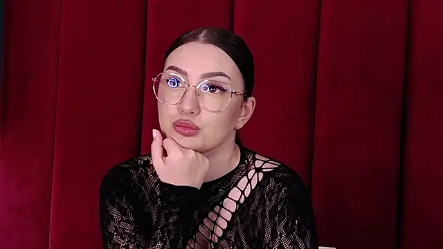 AnnaSage Adlı Modelin Canlı XXX Sohbeti