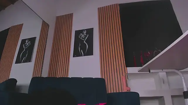 Chat +18 de kittymonroe1 ao vivo