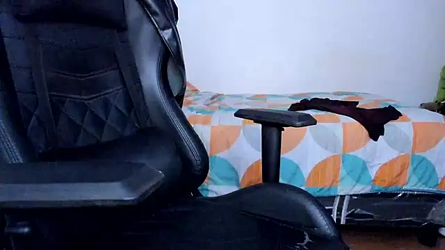 Czat XXX na żywo – Tommy_Bred