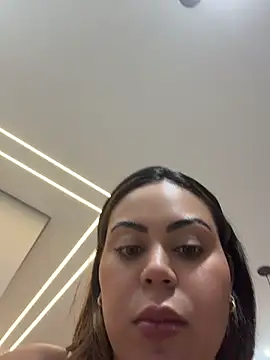 Chat +18 de LariiHotWife ao vivo
