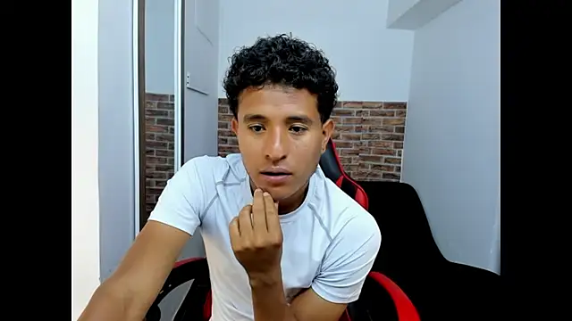 WIZARD-ALESSANDRO Live XXX Chat