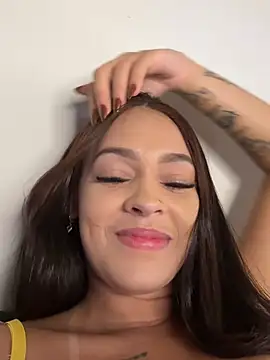 Chat XXX ao vivo de Lyly_Angelll