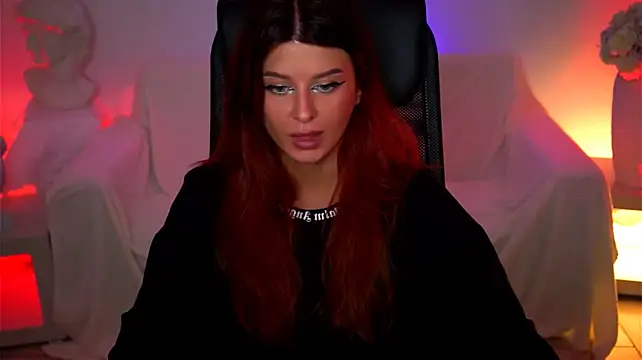 دردشة NicoleMun الجنسية المباشرة