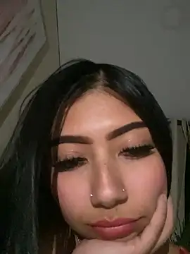 chanell_ec Adlı Modelin Canlı XXX Sohbeti