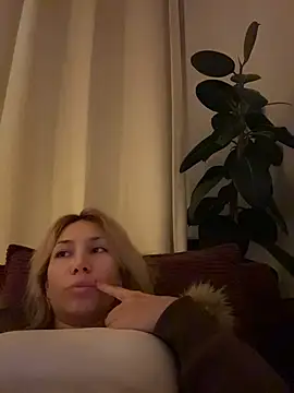 suyneslii Adlı Modelin Canlı XXX Sohbeti