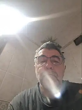  צ'אט XXX בשידור חי של darialmas