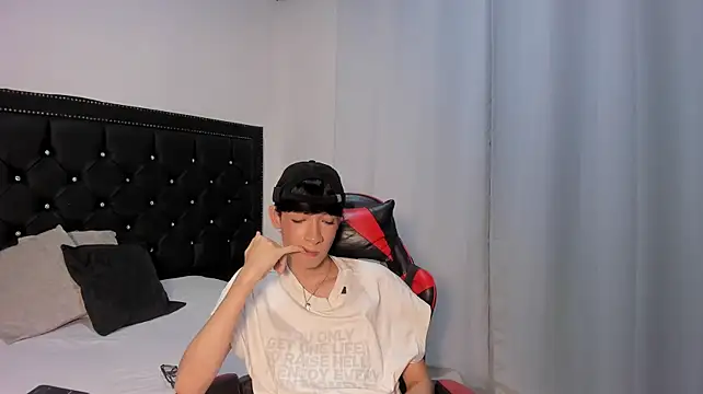 LiamPrescot's Live XXX Chat