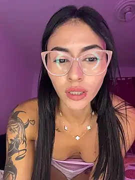 emilie_xx_: απευθείας συνομιλία ΧΧΧ