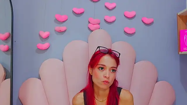 צ'אט XXX בשידור חי של luci_miller