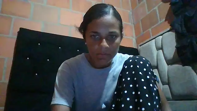 צ'אט XXX בשידור חי של GiveLove1