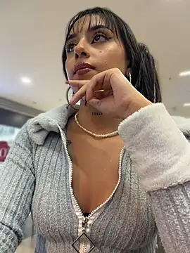 צ'אט XXX בשידור חי של LilacNoir