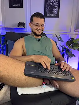 צ'אט XXX בשידור חי של Marco_Vega