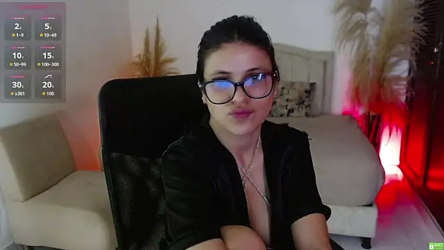 צ'אט XXX בשידור חי של scarletsin__