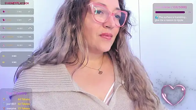 צ'אט XXX בשידור חי של Naty_Mature_