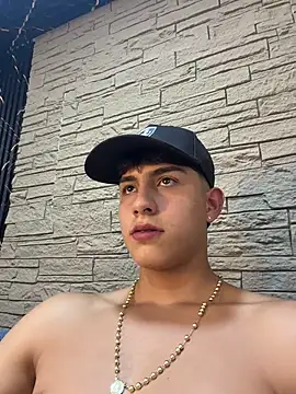 Lander_Cruz Live XXX-Chat