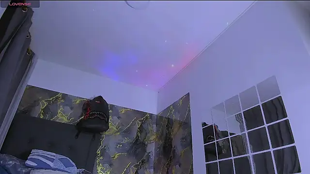 XXX chat uživo modela Ethancolt