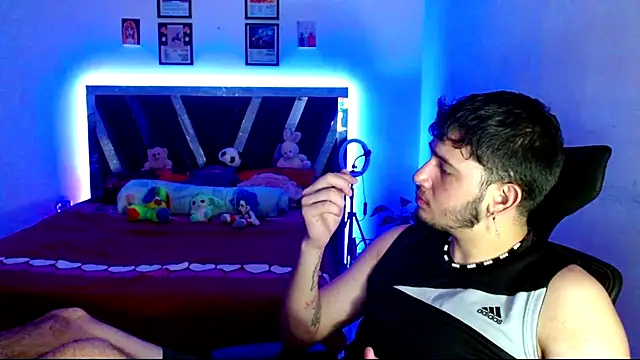 XXX chat uživo modela Sebasxxl12