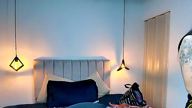 LiaCooper_'s Live XXX Chat
