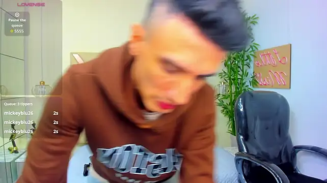 FelipeFriendly élő XXX-chatje