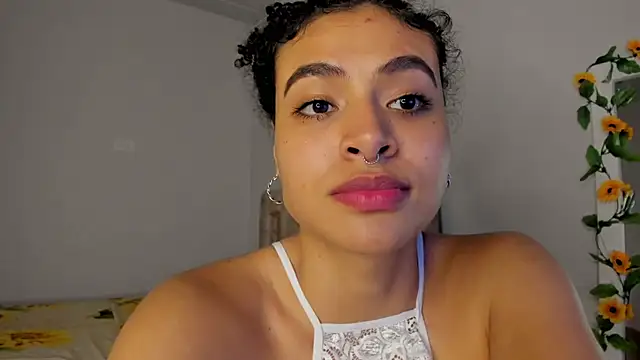 Keniia_rizz Adlı Modelin Canlı XXX Sohbeti