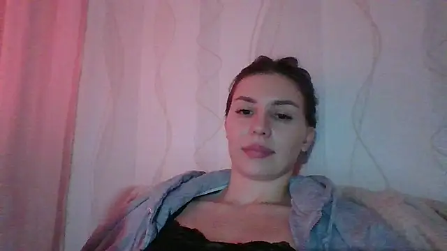 Xanoria Adlı Modelin Canlı XXX Sohbeti