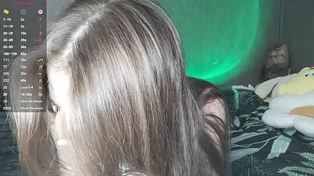 KiraLivee's Live XXX Chat