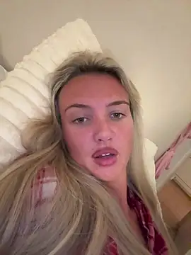Chatroom XXX en direct de summerblue_