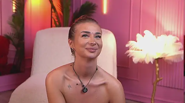 Chat +18 de LeylaBunny ao vivo