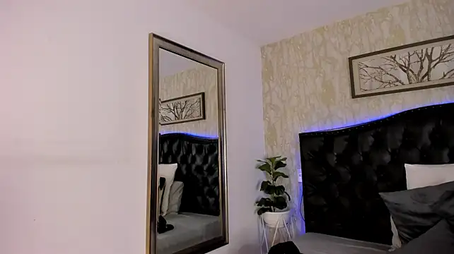 О нлайн чат XXX MaxCruz_