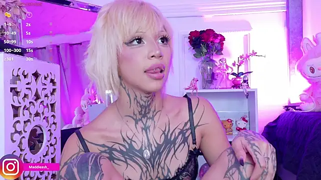 Chatroom XXX en direct de MadieAsh