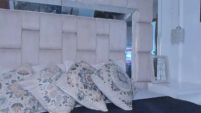 Scarletth69 Adlı Modelin Canlı XXX Sohbeti