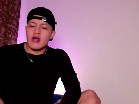 Онлайн чат XXX LorenVoss