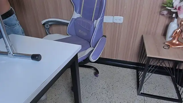 צ'אט XXX בשידור חי של Sara_rhoades